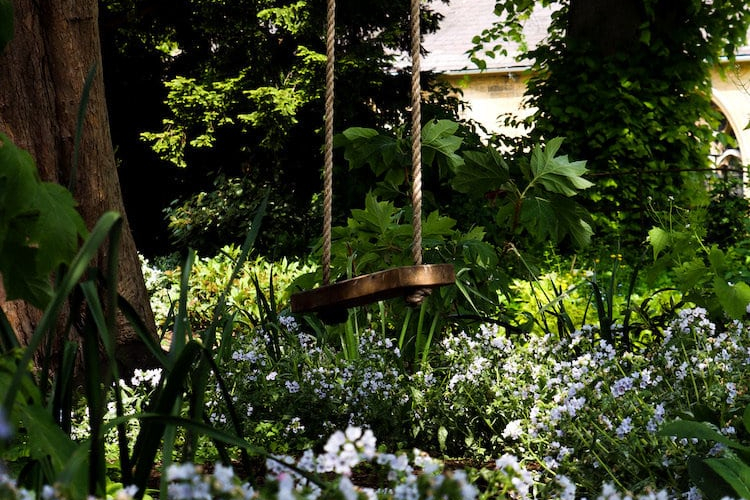 Modern Country English Garden - The Priory by Bestall & Co