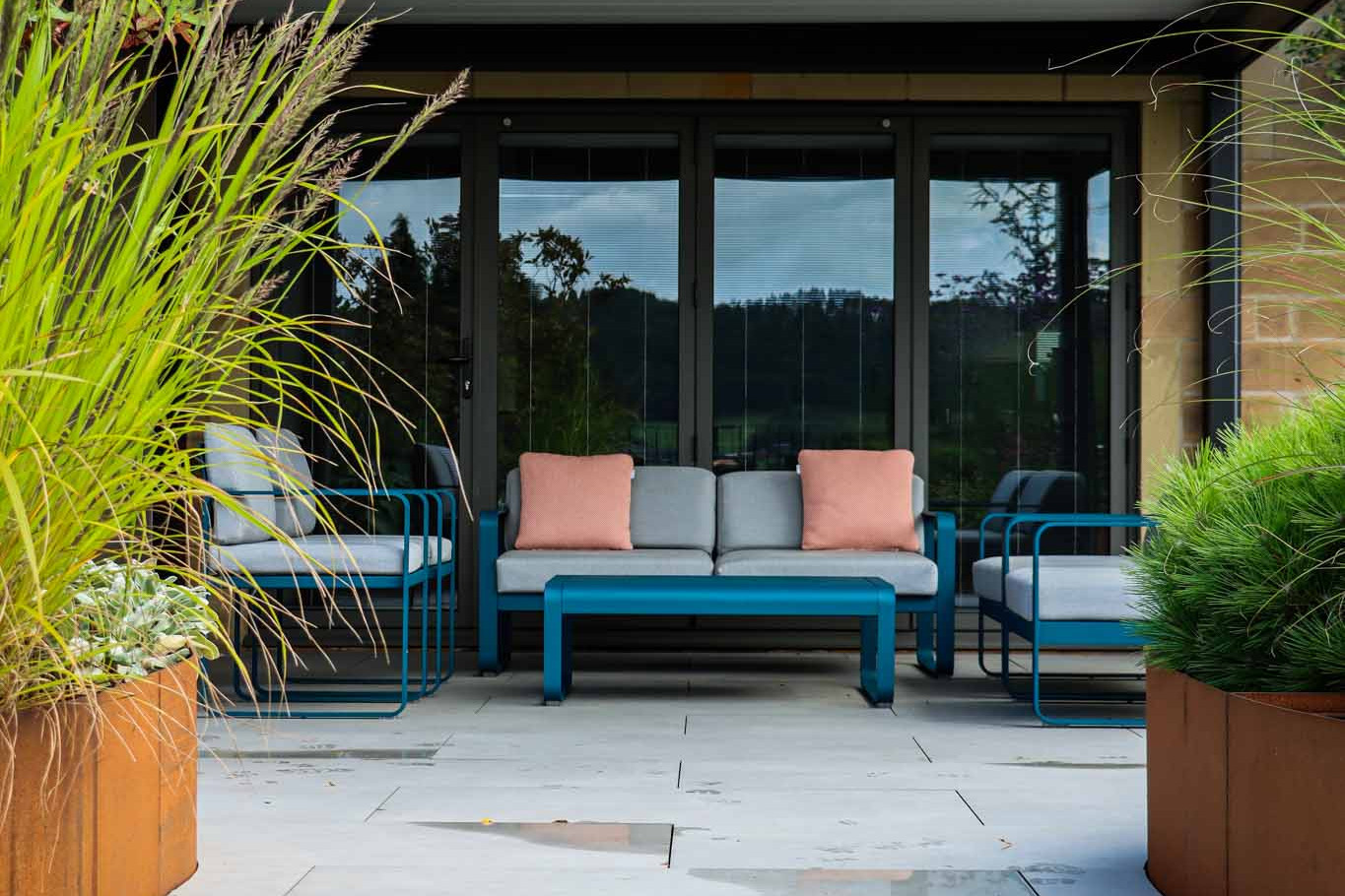 Outdoor Dining Area in a Modern Country Roof Garden